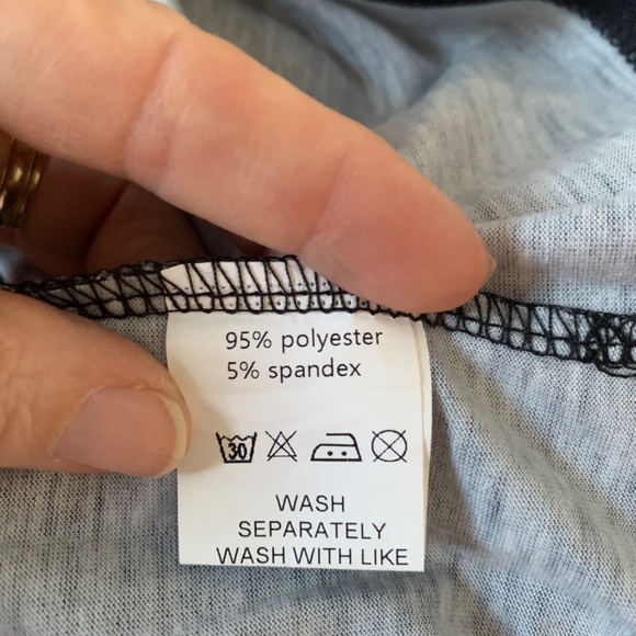 Floral Short Sleeve Blouse. Size XXL - Picture 8 of 9